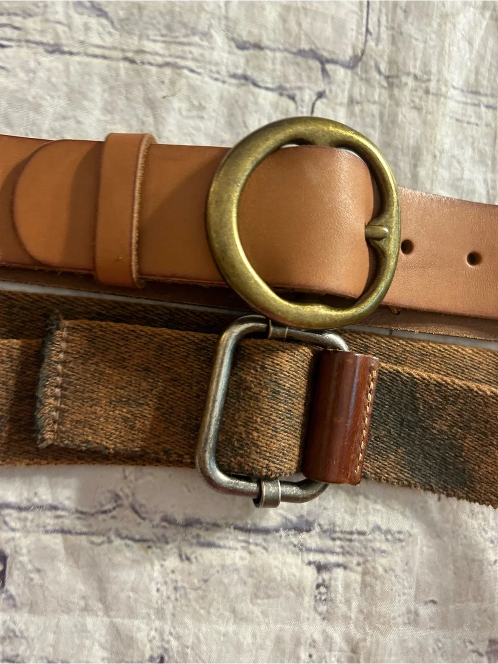 J.JILL GENUINE LEATHER FLORAL BROWN BRASS COLOR BUCKLE & BROWN DISTRESSED BELT